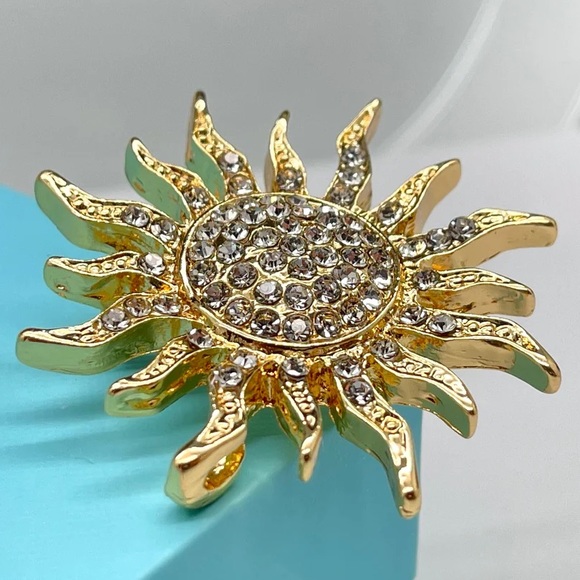 🔥2/$20 Sun brooch - Picture 7 of 7